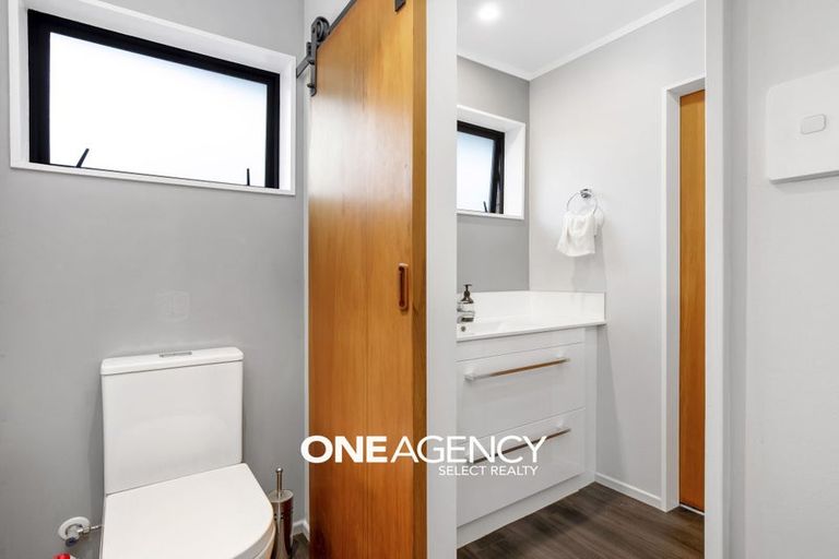 Photo of property in 27a Shackle Lane, Whitby, Porirua, 5024