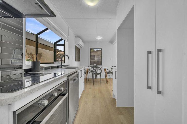 Photo of property in 2/40 Rosella Road, Mangere East, Auckland, 2024