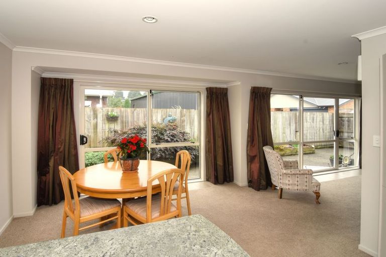 Photo of property in Holdsworth Villas, 21/2 William Donald Drive, Solway, Masterton, 5810