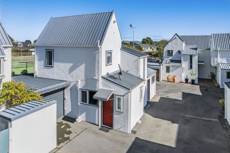 Photo of property in 7/354 Muritai Road, Eastbourne, Lower Hutt, 5013