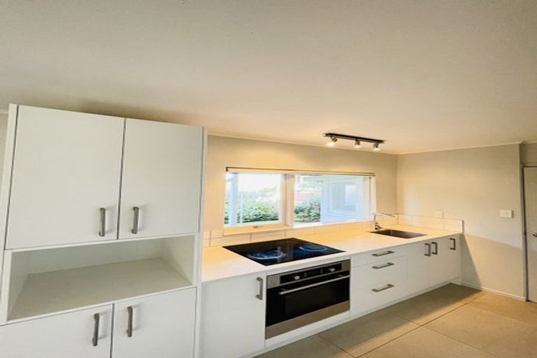 Photo of property in 9 Seaview Road, Castor Bay, Auckland, 0620