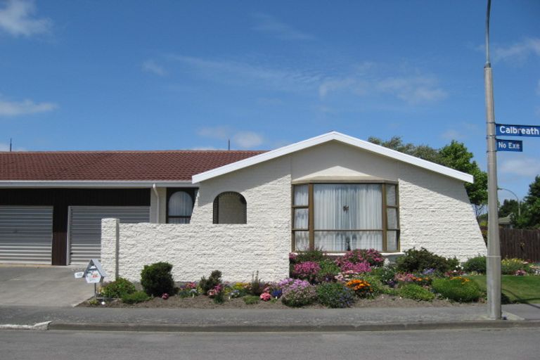 Photo of property in 2 Calbreath Place, Russley, Christchurch, 8042