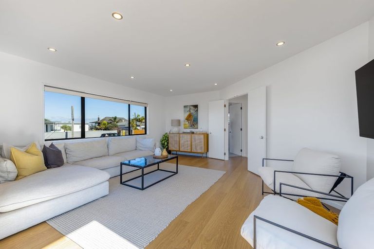 Photo of property in 2/30 Firth Road, Torbay, Auckland, 0630