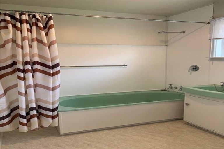 Photo of property in 2/31 Maidstone Road, Ilam, Christchurch, 8041