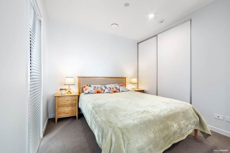 Photo of property in Frank Sargeson Apts, 303/80 Anzac Street, Takapuna, Auckland, 0622