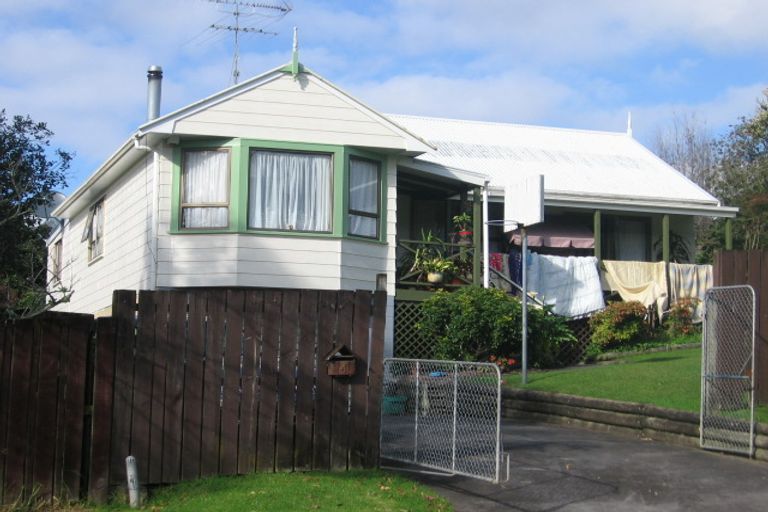 Photo of property in 4 Zingaro Place, Massey, Auckland, 0614