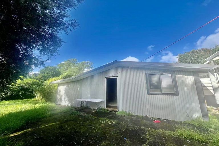 Photo of property in 15 Robert Burke Place, Henderson, Auckland, 0612