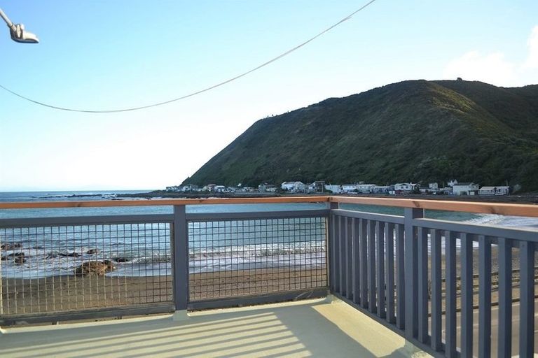 Photo of property in 32 Owhiro Bay Parade, Owhiro Bay, Wellington, 6023