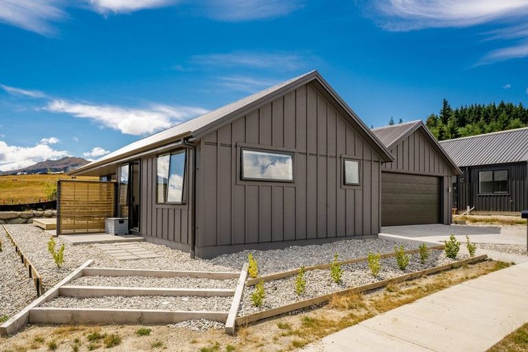 Photo of property in 64 Kirimoko Crescent, Wanaka, 9305
