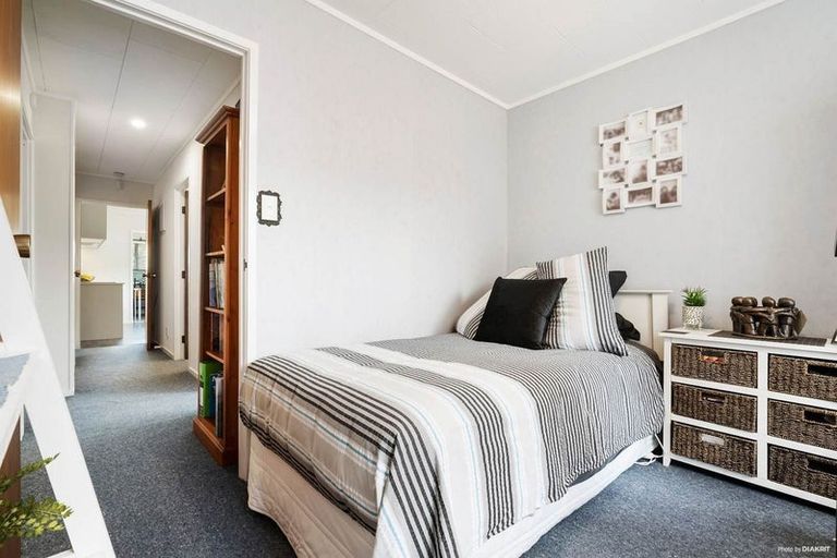 Photo of property in 221 Mahia Road, Wattle Downs, Auckland, 2103