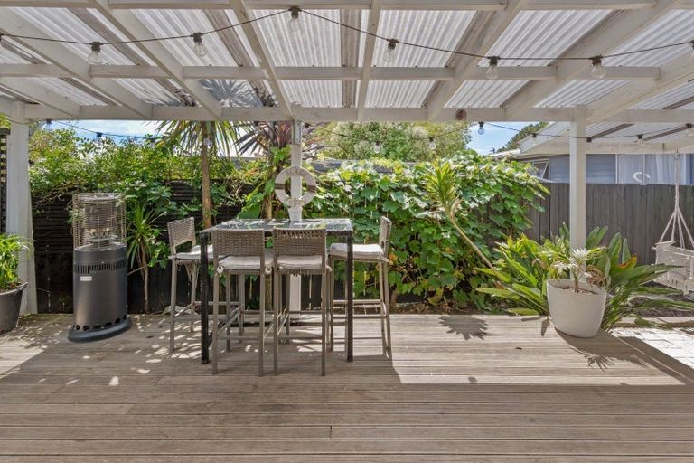 Photo of property in 16 Moki Place, Ruakaka, 0116