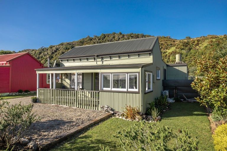 Photo of property in 168 Torea Street, Granity, 7823