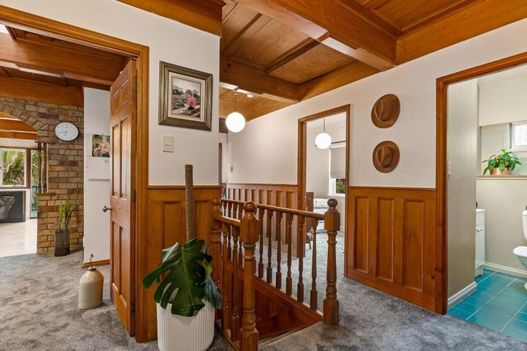 Photo of property in 236 Godley Road, Titirangi, Auckland, 0604