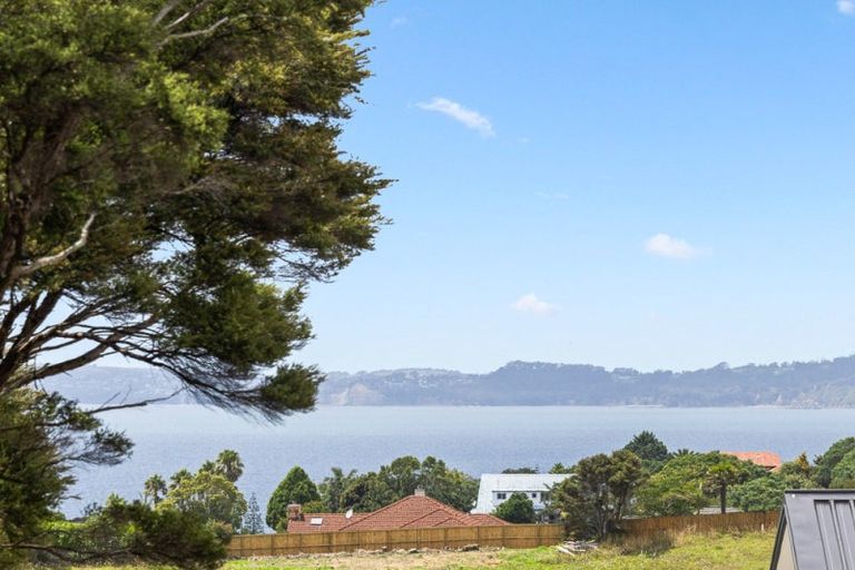 Photo of property in 9 Waimaru Lane, Orewa, 0931
