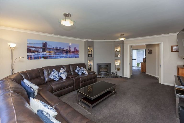 Photo of property in 4 Consort Close, Paraparaumu Beach, Paraparaumu, 5032