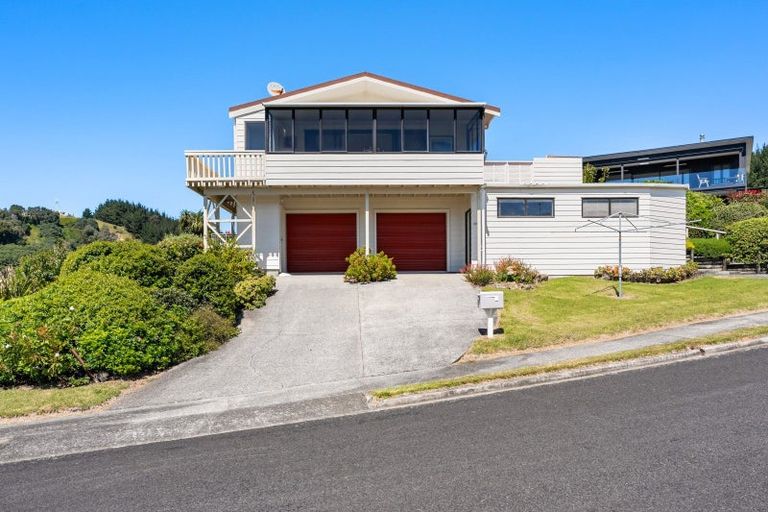 Photo of property in 101 Titiro Place, Onemana, Whangamata, 3691