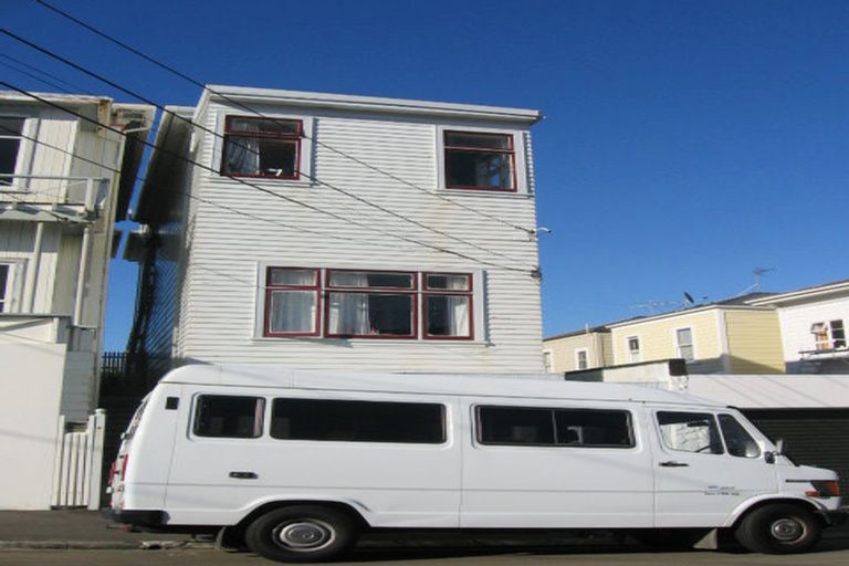 Photo of property in 2a Caroline Street, Mount Victoria, Wellington, 6011