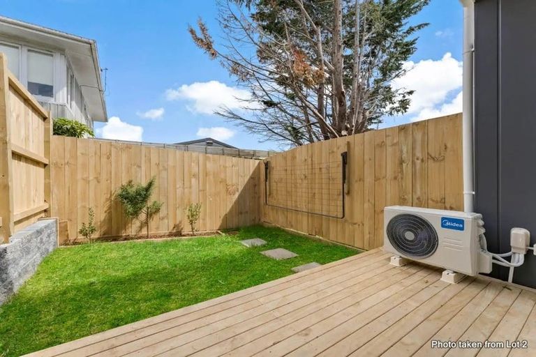 Photo of property in 3/58 Waipani Road, Te Atatu Peninsula, Auckland, 0610