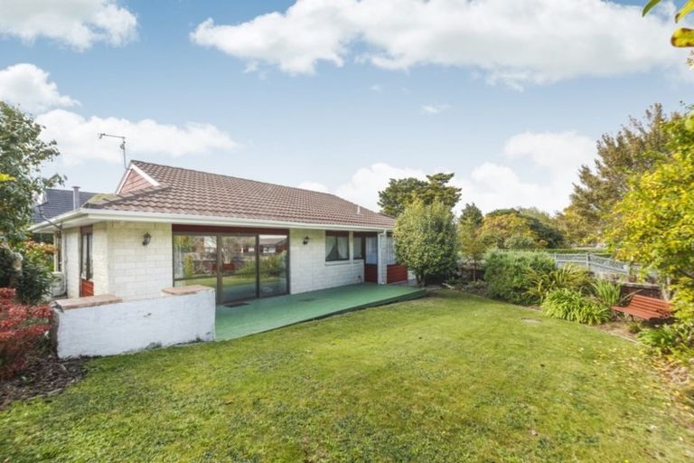 Photo of property in 14 Fraser Court, Roslyn, Palmerston North, 4414
