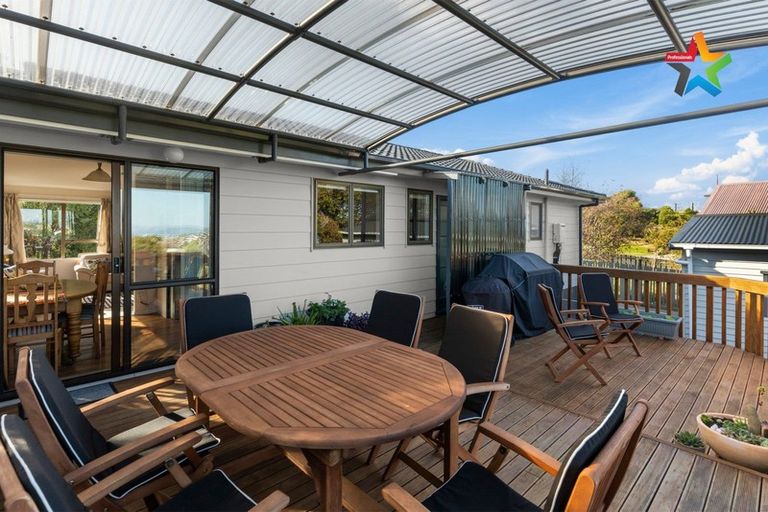 Photo of property in 3 Waipounamu Drive, Kelson, Lower Hutt, 5010