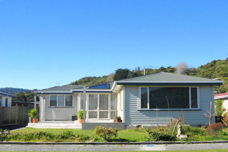 Photo of property in 13 Shelley Street, Greymouth, 7805