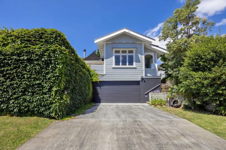 Photo of property in 95 Awanui Street, Merrilands, New Plymouth, 4312