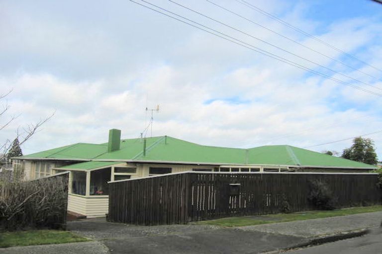 Photo of property in 2 Hillview Terrace, Levin, 5510