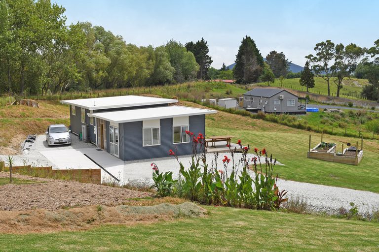 Photo of property in 3 Pavel Place, Kaiwaka, 0573