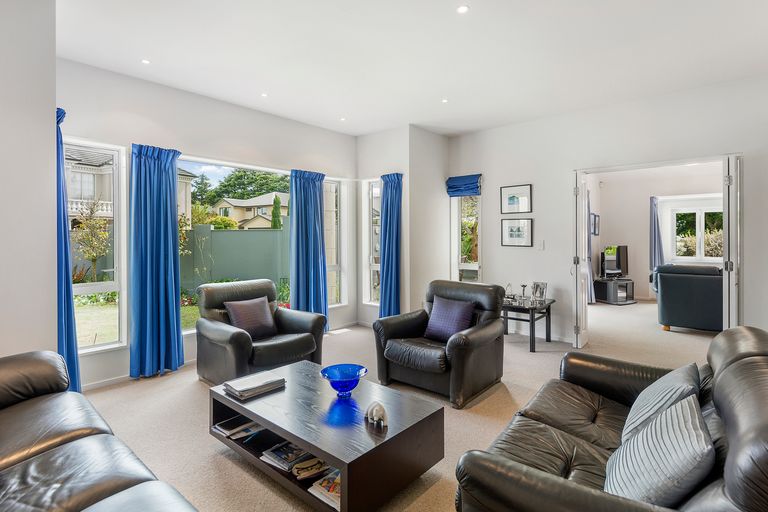 Photo of property in 30 Chateau Drive, Burnside, Christchurch, 8053