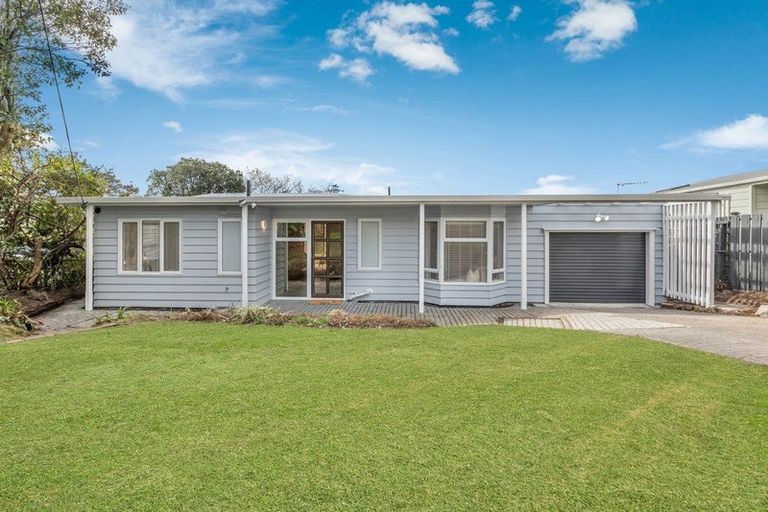 Photo of property in 49 Jaemont Avenue, Te Atatu South, Auckland, 0610