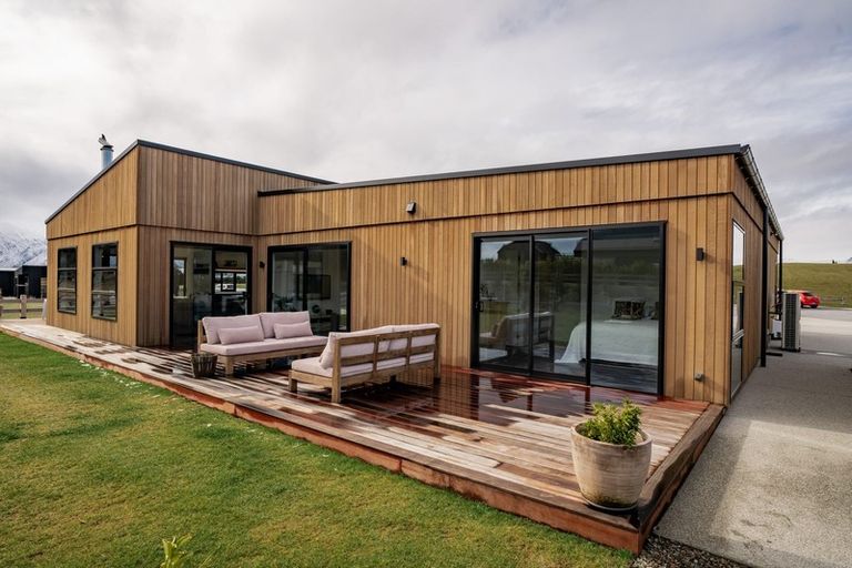 Photo of property in 9 Bull Ridge, Wanaka, 9305