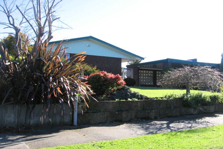 Photo of property in 27 Lockhart Avenue, Milson, Palmerston North, 4414