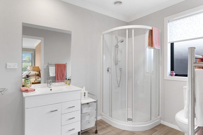 Photo of property in 13 Feist Street, Carterton, 5713