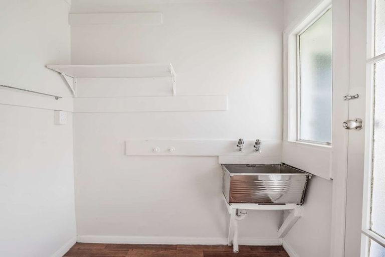 Photo of property in 15 Mako Mako Road, Levin, 5510