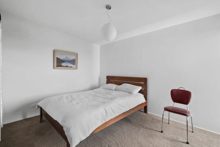 Photo of property in 33 Marama Crescent, Mount Pleasant, Christchurch, 8081