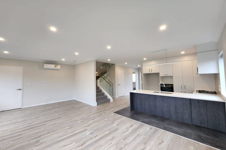 Photo of property in 8d Bunnythorpe Road, Papakura, 2110