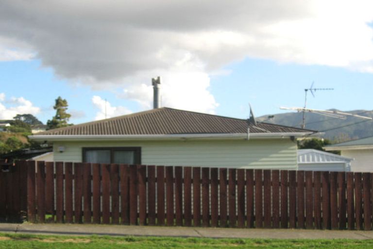 Photo of property in 14 Driver Crescent, Cannons Creek, Porirua, 5024