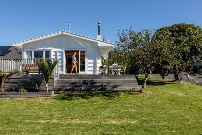 Photo of property in 23 Karaka Road, Otumoetai, Tauranga, 3110