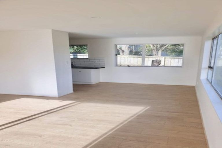 Photo of property in 2/84a Captain Scott Road, Glen Eden, Auckland, 0602