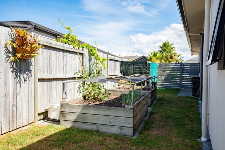 Photo of property in 7 O'farrell Drive, One Tree Point, 0118