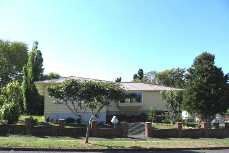 Photo of property in 10 Cutler Street, New Lynn, Auckland, 0600