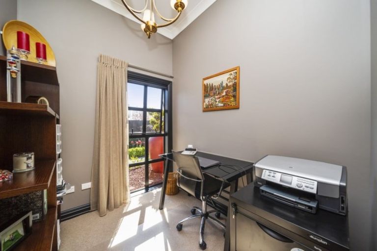 Photo of property in 7 Cameron Street, Hawera, 4610