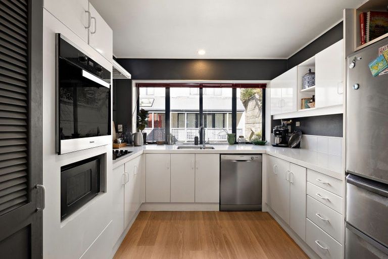 Photo of property in 8/14 Harriett Street, Thorndon, Wellington, 6011