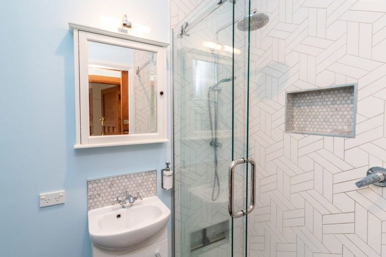 Photo of property in 8 Hoggard Street, Vogeltown, Wellington, 6021