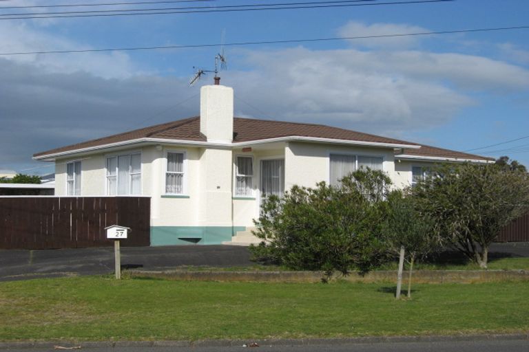 Photo of property in 27 Burns Street, Tawhero, Whanganui, 4501