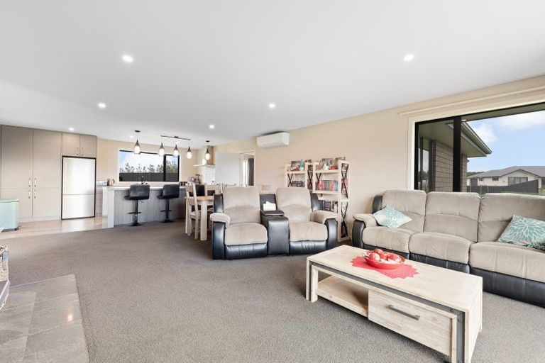 Photo of property in 11 Tui Place, Edendale, Wyndham, 9893