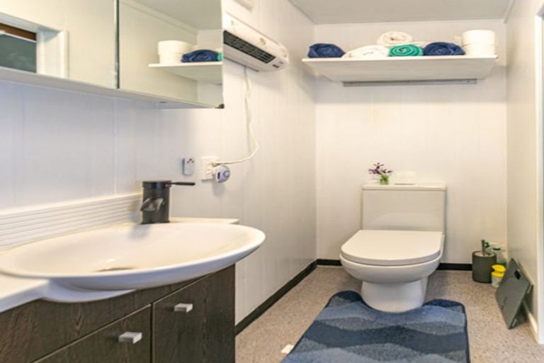 Photo of property in 121 Waireka Place, Whangamata, 3620