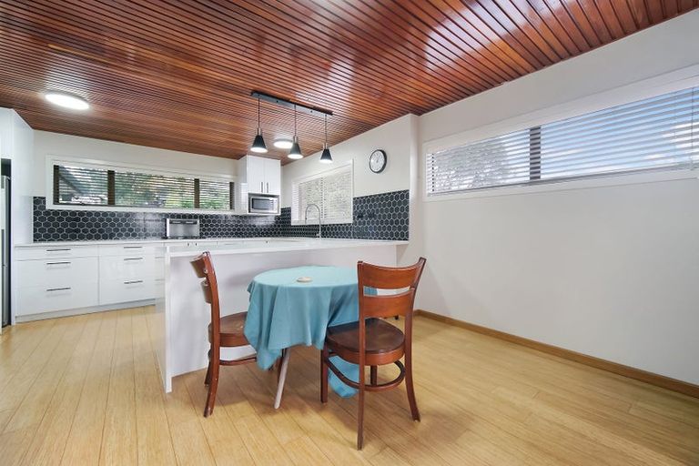 Photo of property in 12 Glenbush Place, Birkenhead, Auckland, 0626