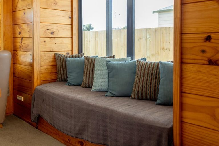 Photo of property in 28 Surf Street, Whitianga, 3510