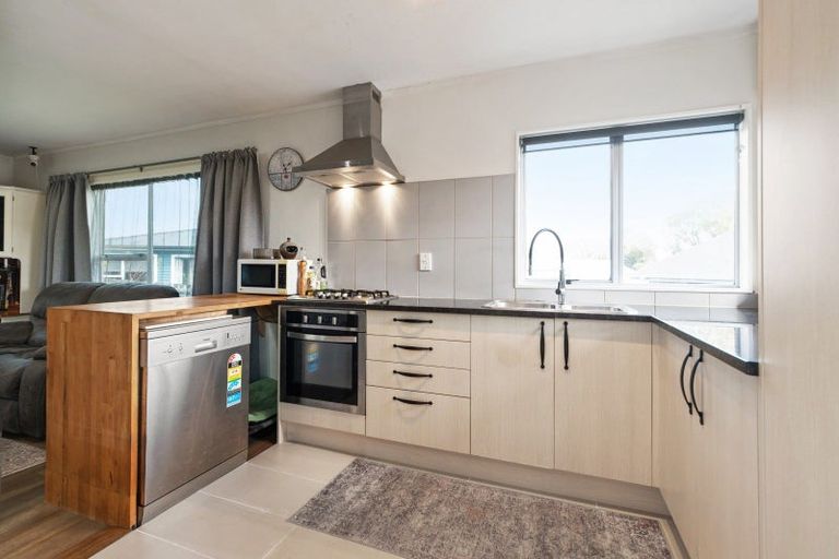 Photo of property in 4 Cross Street, Papakura, 2110